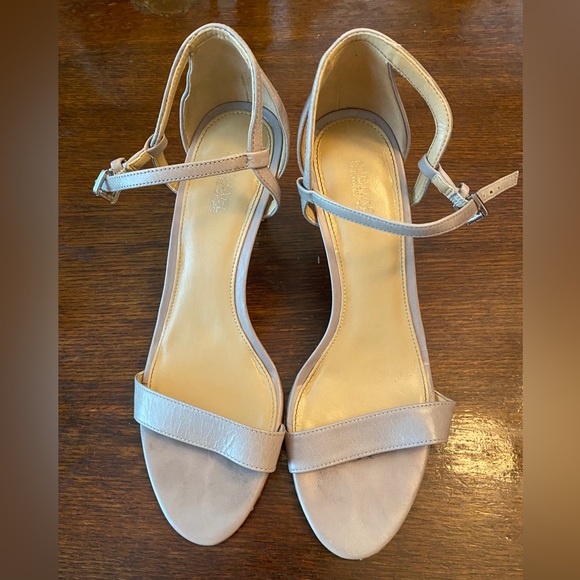 Michael Kors Blue/Gray Small Heels - Size 7.5 - Picture 2 of 5